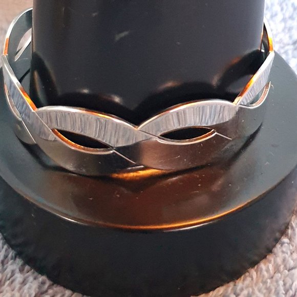 Vintage 1975 Sarah Coventry Silver Tone Braid Cuff Bracelet - Picture 4 of 9